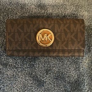 Michael kors wallet